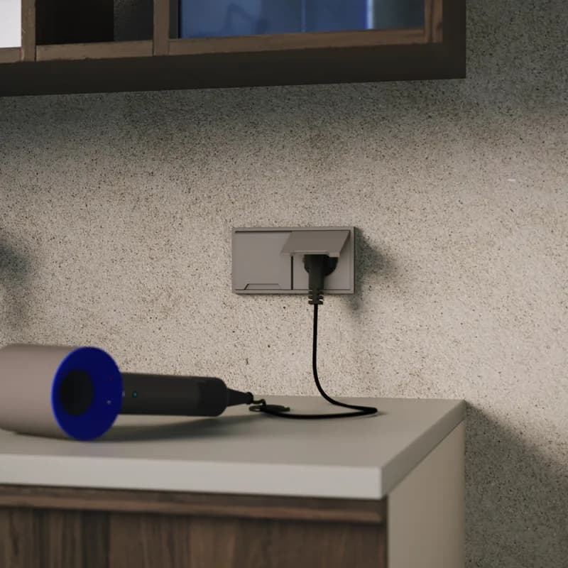 Накладка для розетки с заземлением, защитными шторками и крышкой, S70 (капучино)