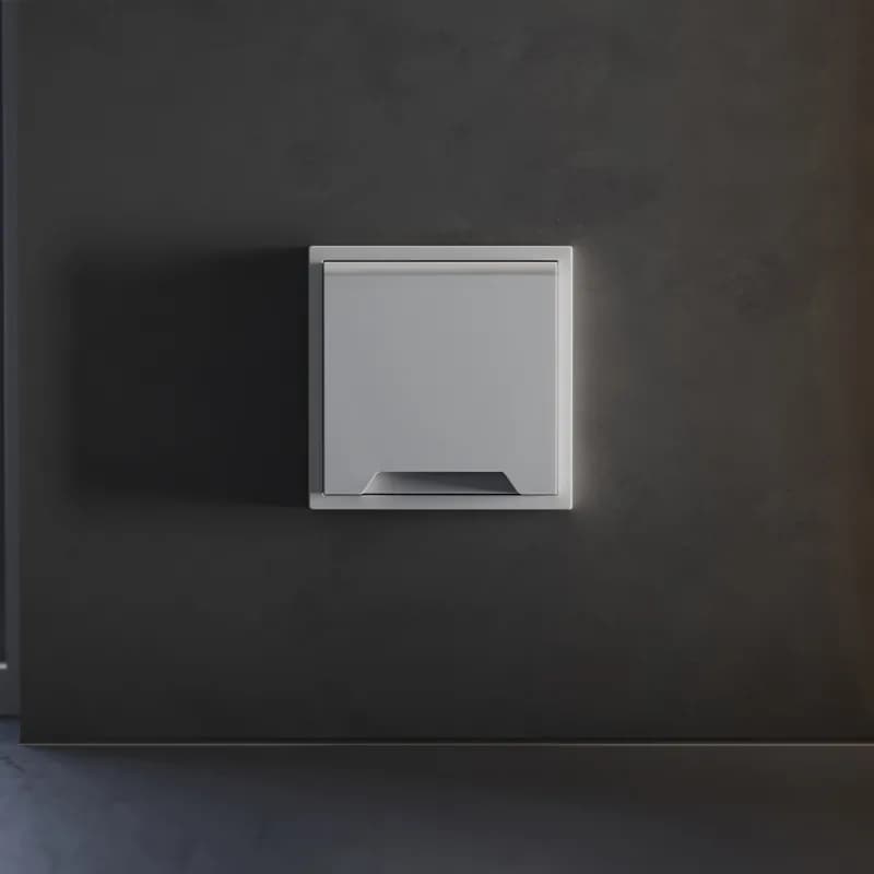 Накладка для розетки с заземлением, защитными шторками и крышкой, S70 (серый)