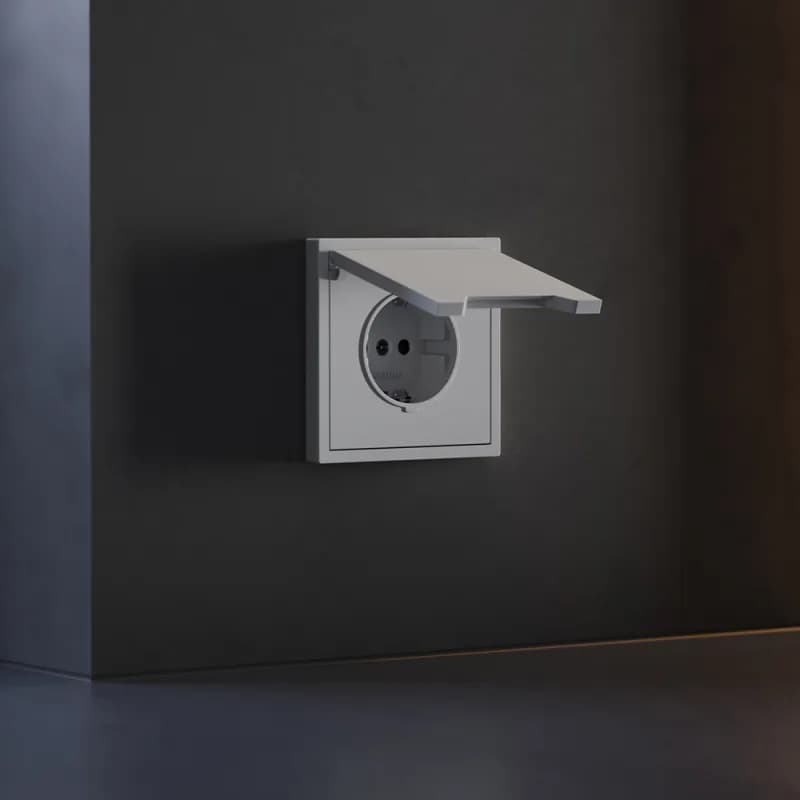 Накладка для розетки с заземлением, защитными шторками и крышкой, S70 (серый)