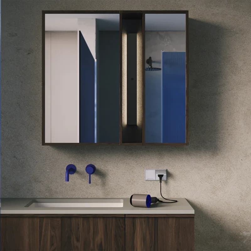 Накладка для розетки с заземлением, защитными шторками и крышкой, S70 (серый)