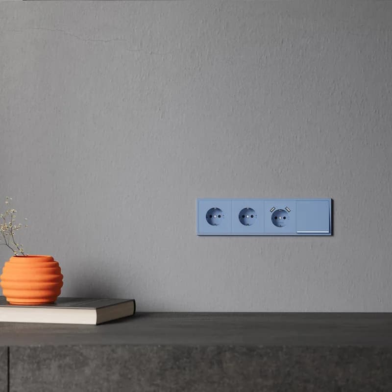 Накладка для розетки с заземлением и защитными шторками, с USB A+A, S70 (деним)