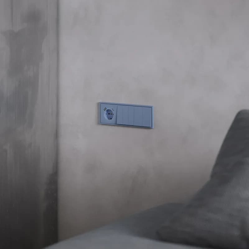 Накладка для розетки с заземлением и защитными шторками, с USB A+C, S70 (деним)