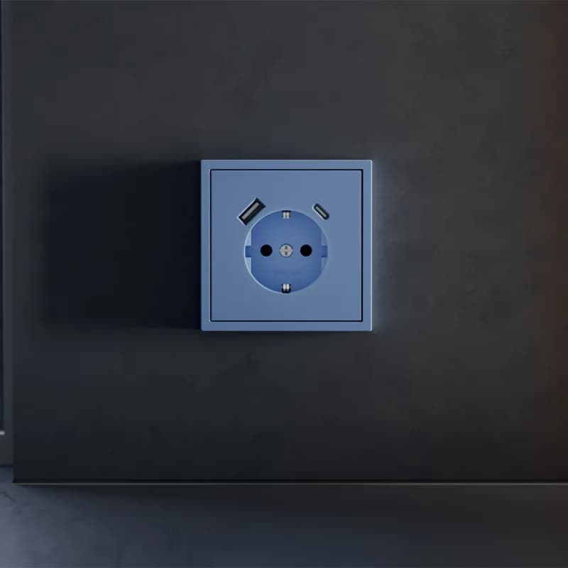 Накладка для розетки с заземлением и защитными шторками, с USB A+C, S70 (деним)