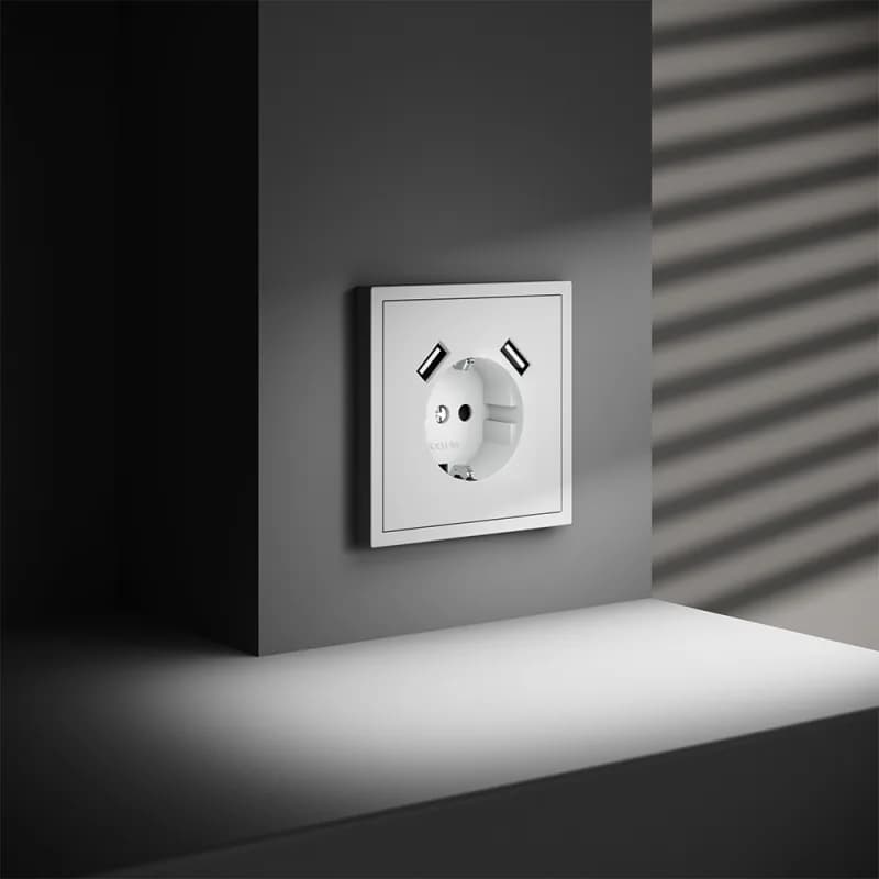 Розетка встраиваемая VOLTUM S70 с заземлением и защитными шторками, 16А, с USB, A+A, (белый матовый)