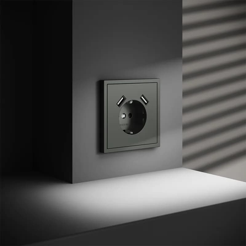 Розетка встраиваемая VOLTUM S70 с заземлением и защитными шторками, 16А, с USB, A+A, (титан)