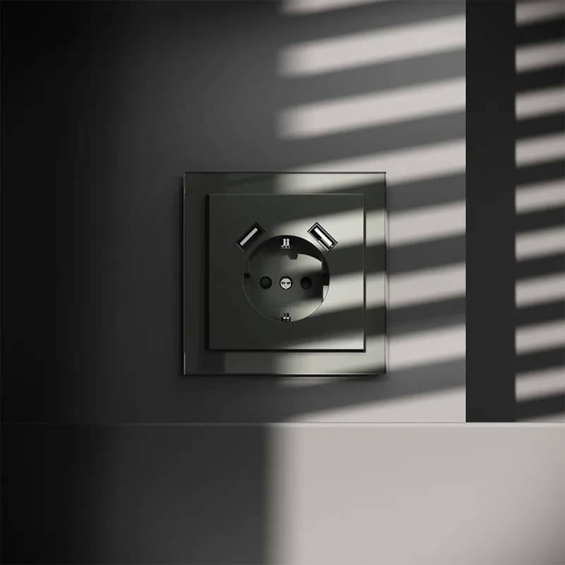 Розетка встраиваемая VOLTUM S70 с заземлением и защитными шторками, 16А, с USB, A+A, (титан)