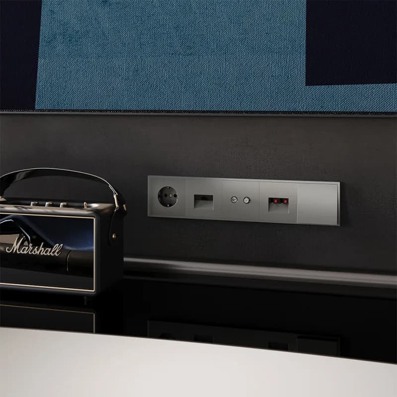 Розетка компьютерная встраиваемая VOLTUM S70 RJ45 кат.6, (титан)