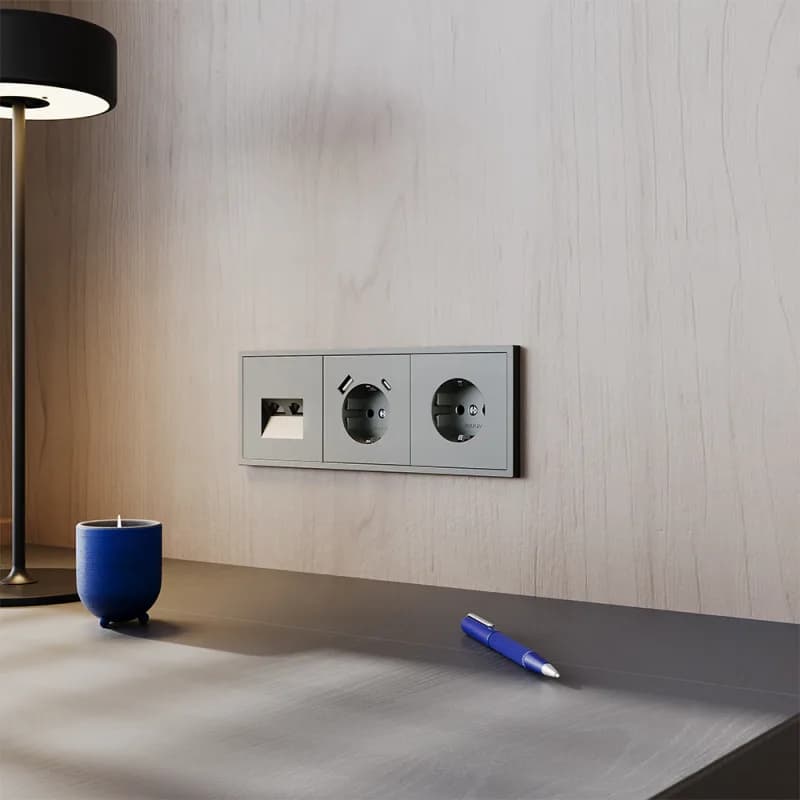 Рамка пластиковая VOLTUM S70 на 3 поста, (титан)