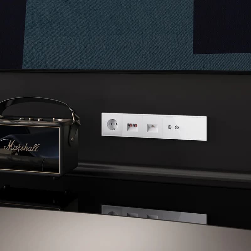 Рамка пластиковая VOLTUM S70 на 5 постов, (белый глянцевый)