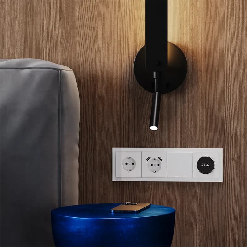 Рамка стеклянная VOLTUM S70 на 4 поста, (белый,матовый,стекло)