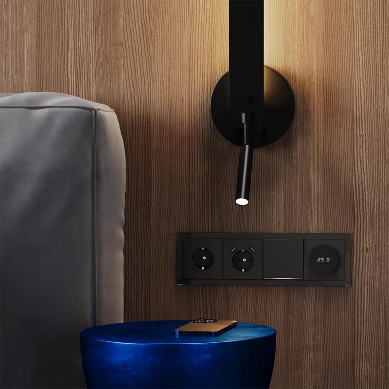 Рамка стеклянная VOLTUM S70 на 4 поста, (черный,стекло)