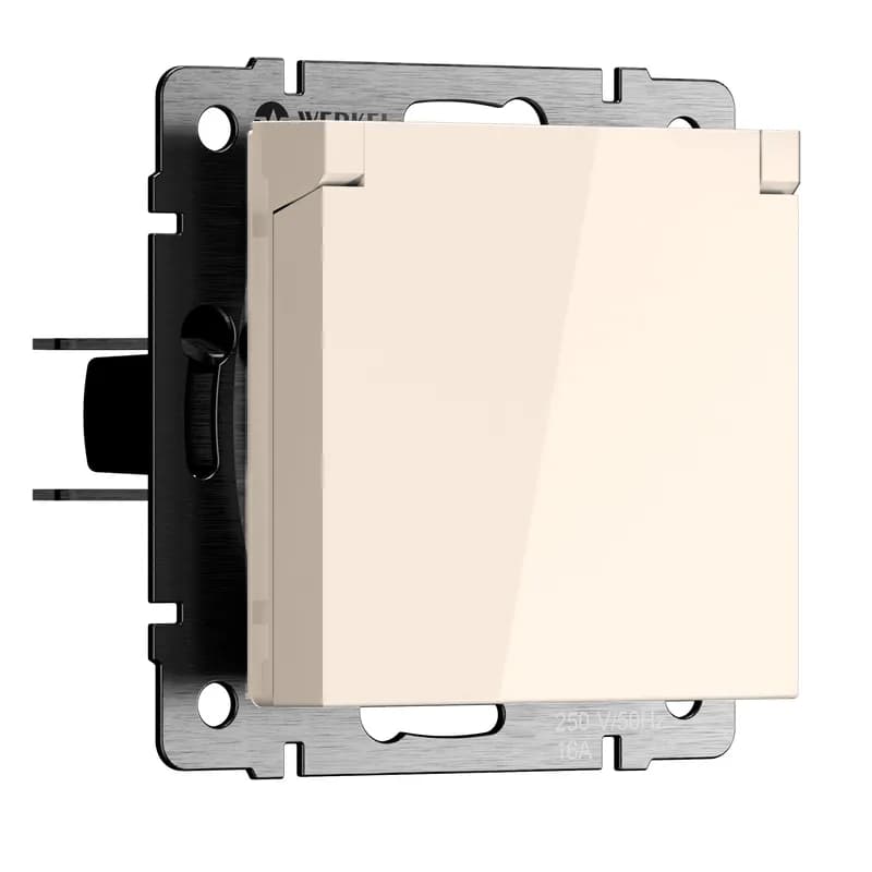 розетка с заземлением, шторками и защитной крышкой