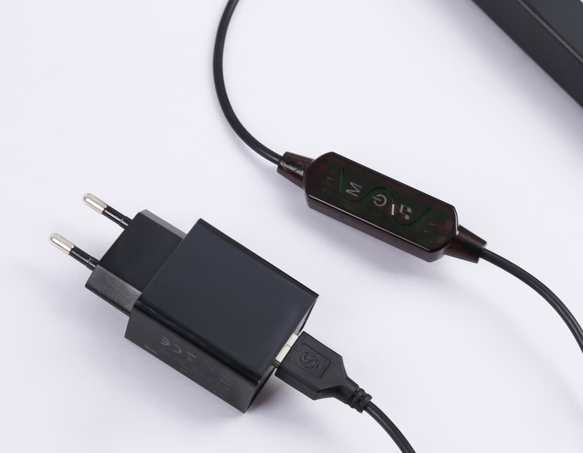 FL8022 BK черный LED 15W RGB D32*1250 (ПДУ РАДИО 2.4G)