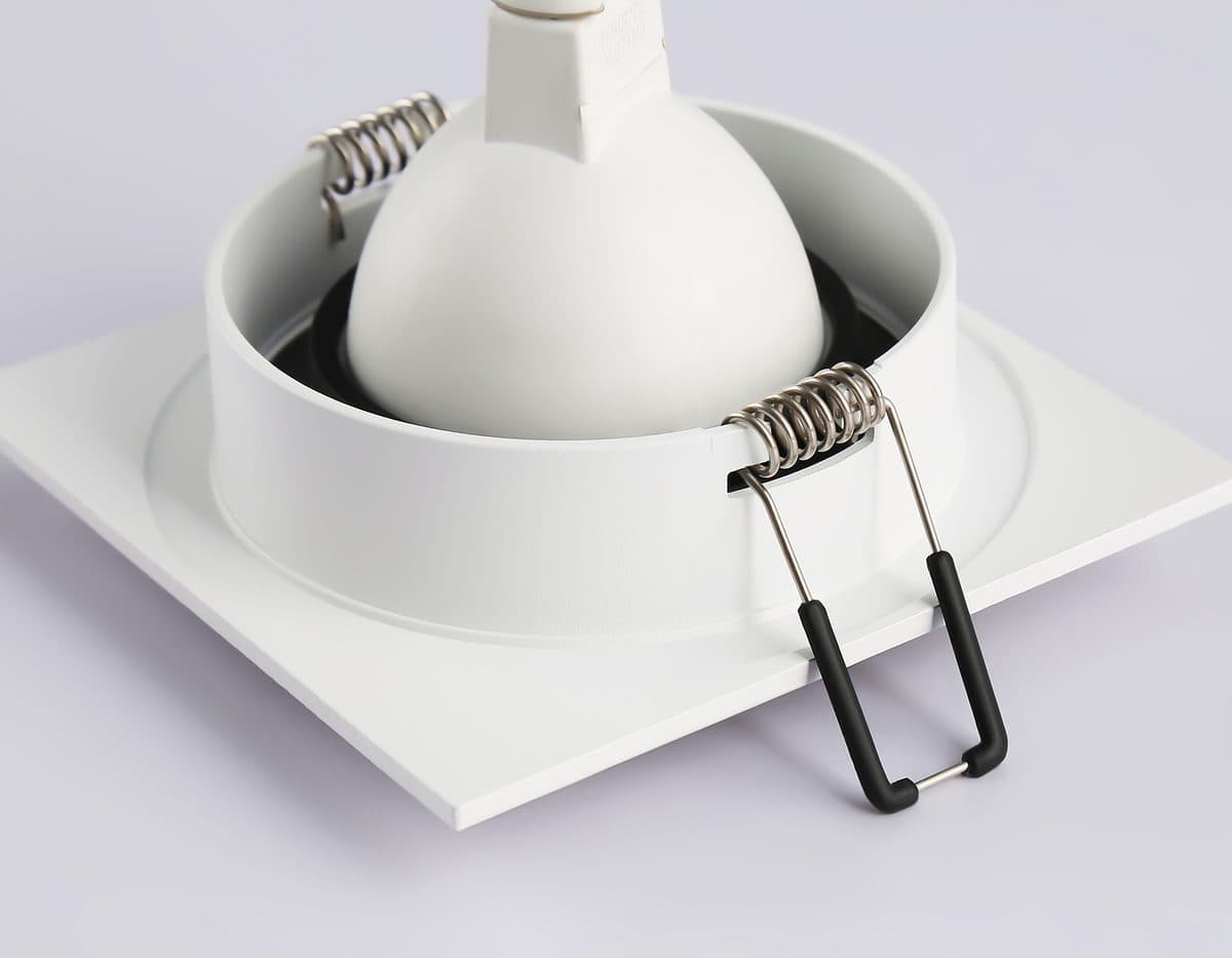 A8925 WH/BK белый/черный MR16 GU5.3 92*92*24