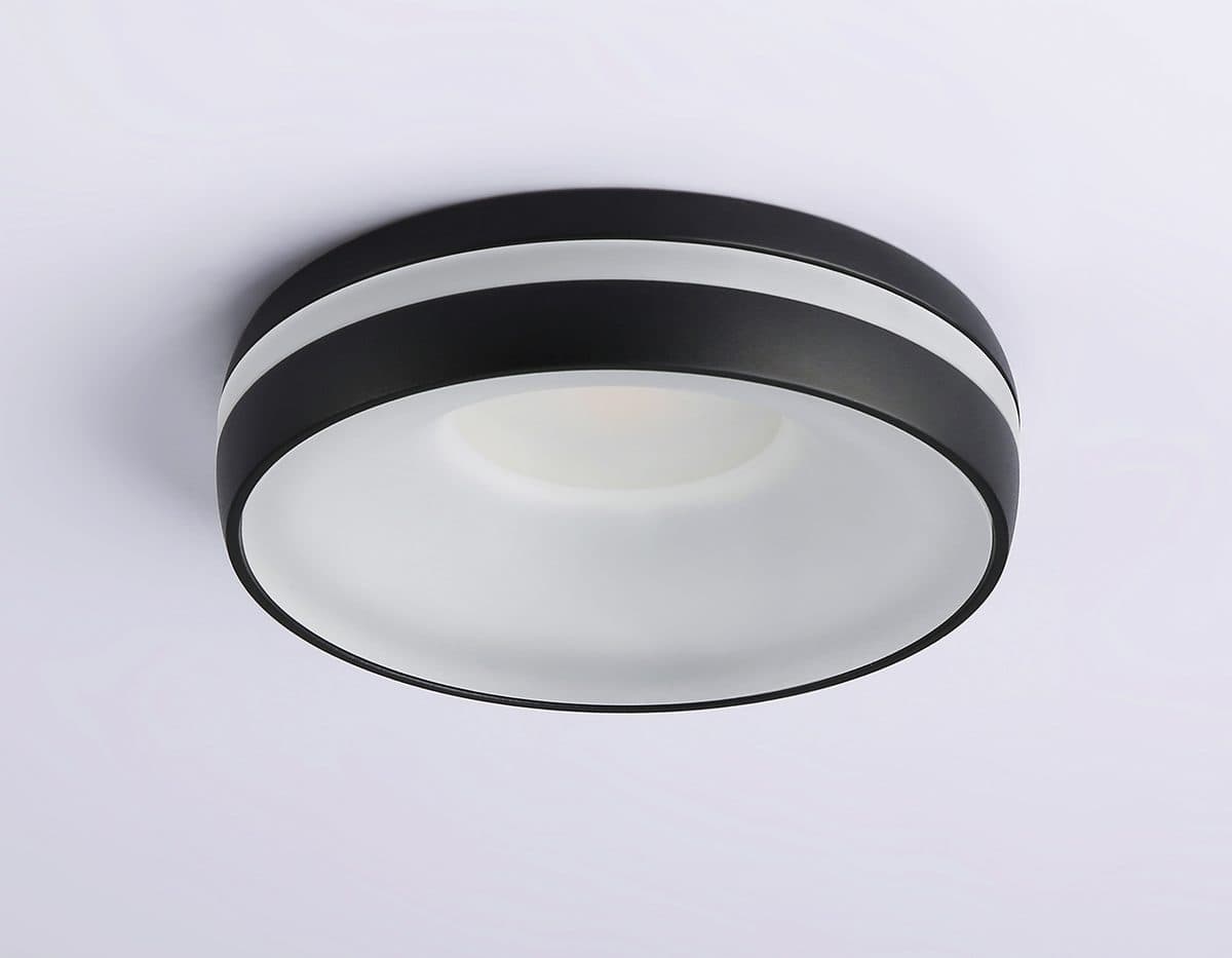 TN3322 SBK/FR черный песок/белый матовый GU5.3 D95*40