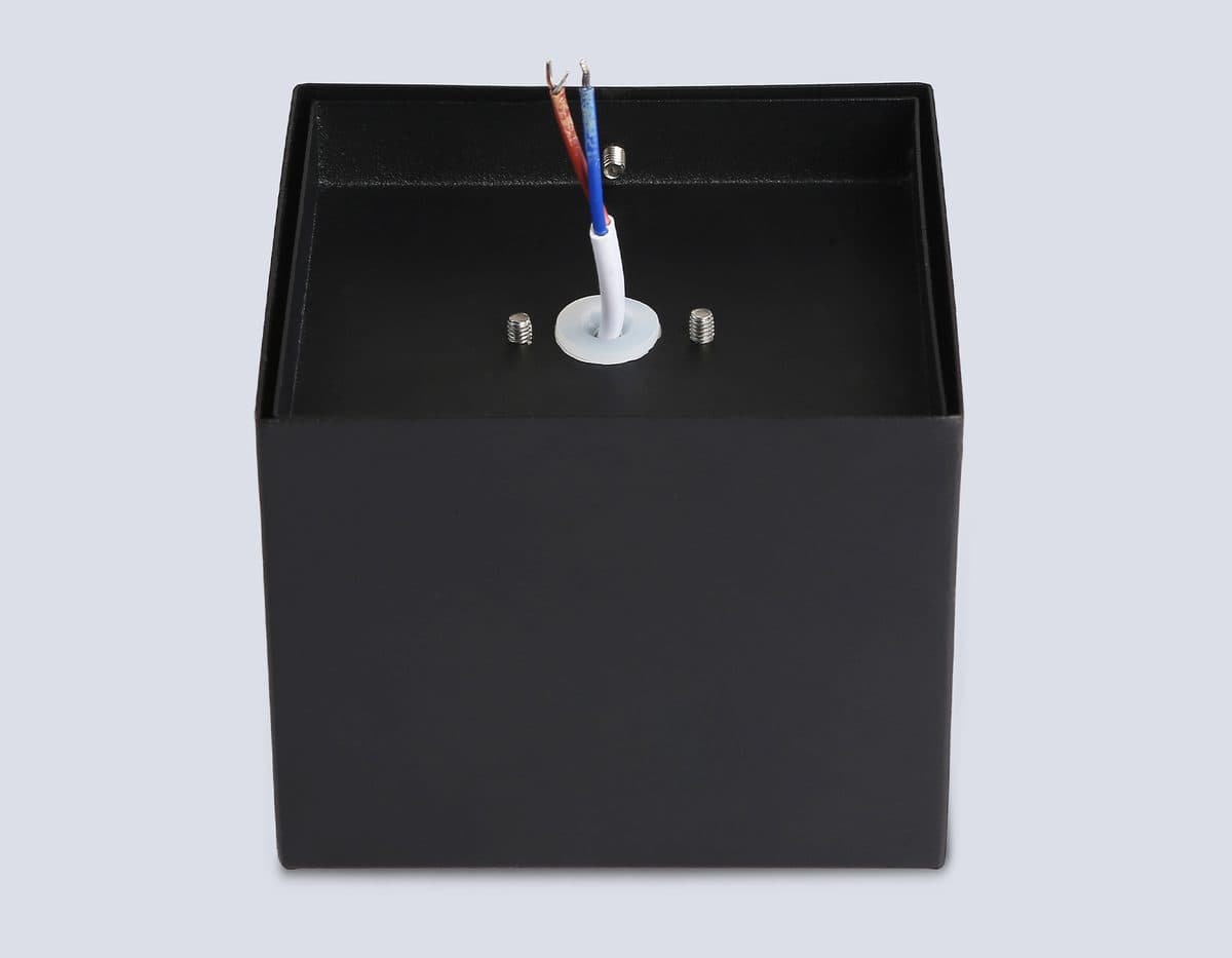 TN6532 BK черный IP44 GX53 100*100*80