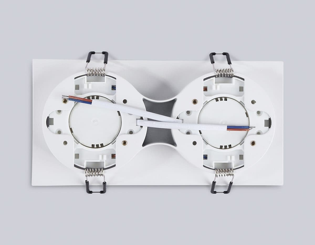 TN6711/2 WH белый IP44 GX53/2 max 15W 210*105*45