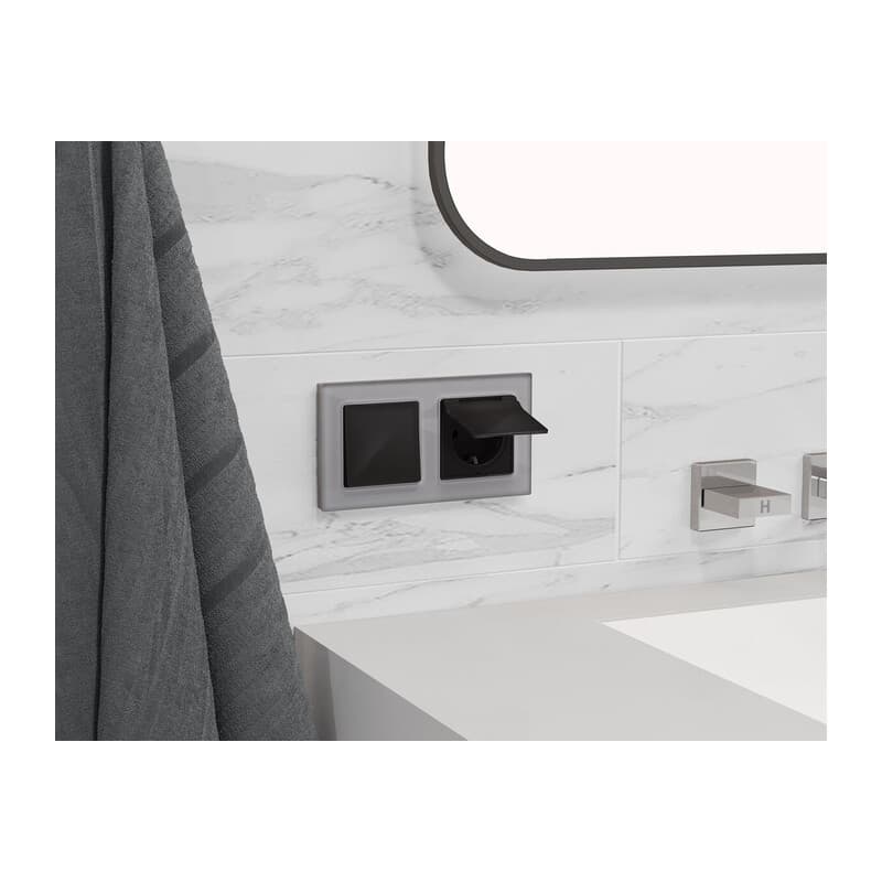 Комплект механизма электрической розетки ALFA Черный матовый с/з с шторками и крышкой IP44 QUANT (AP8080, VM141)