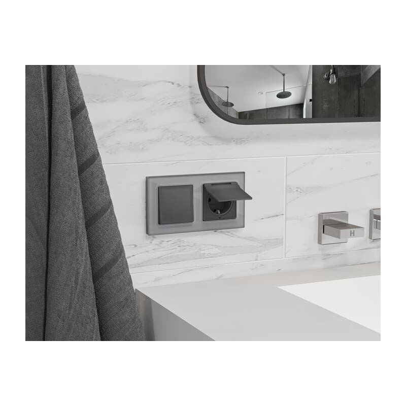 Комплект механизма электрической розетки ALFA Графит мягкое касание с/з с шторками и крышкой IP44 QUANT (AP9080, VM141)