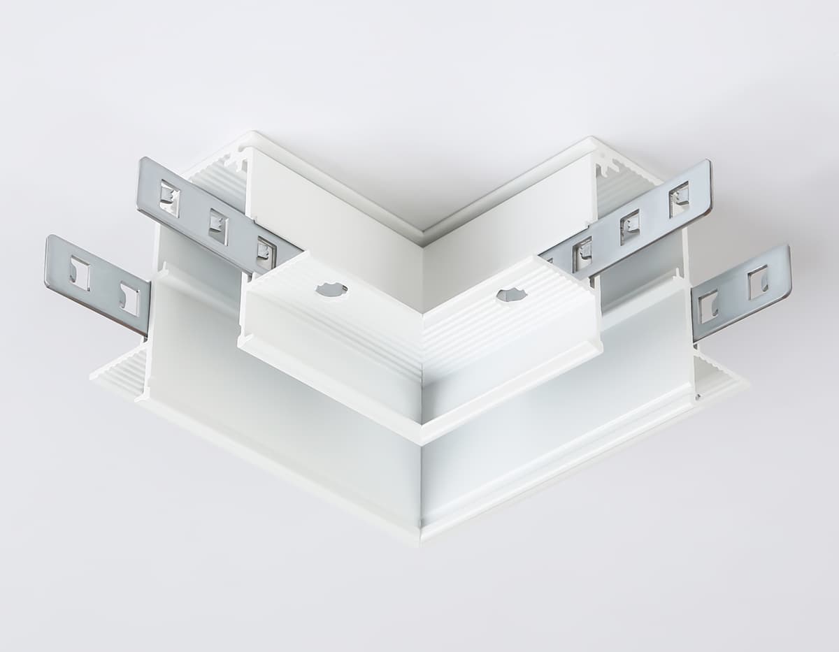 GL3352 WH белый коннектор угловой встраиваемый 85*85*H46.8