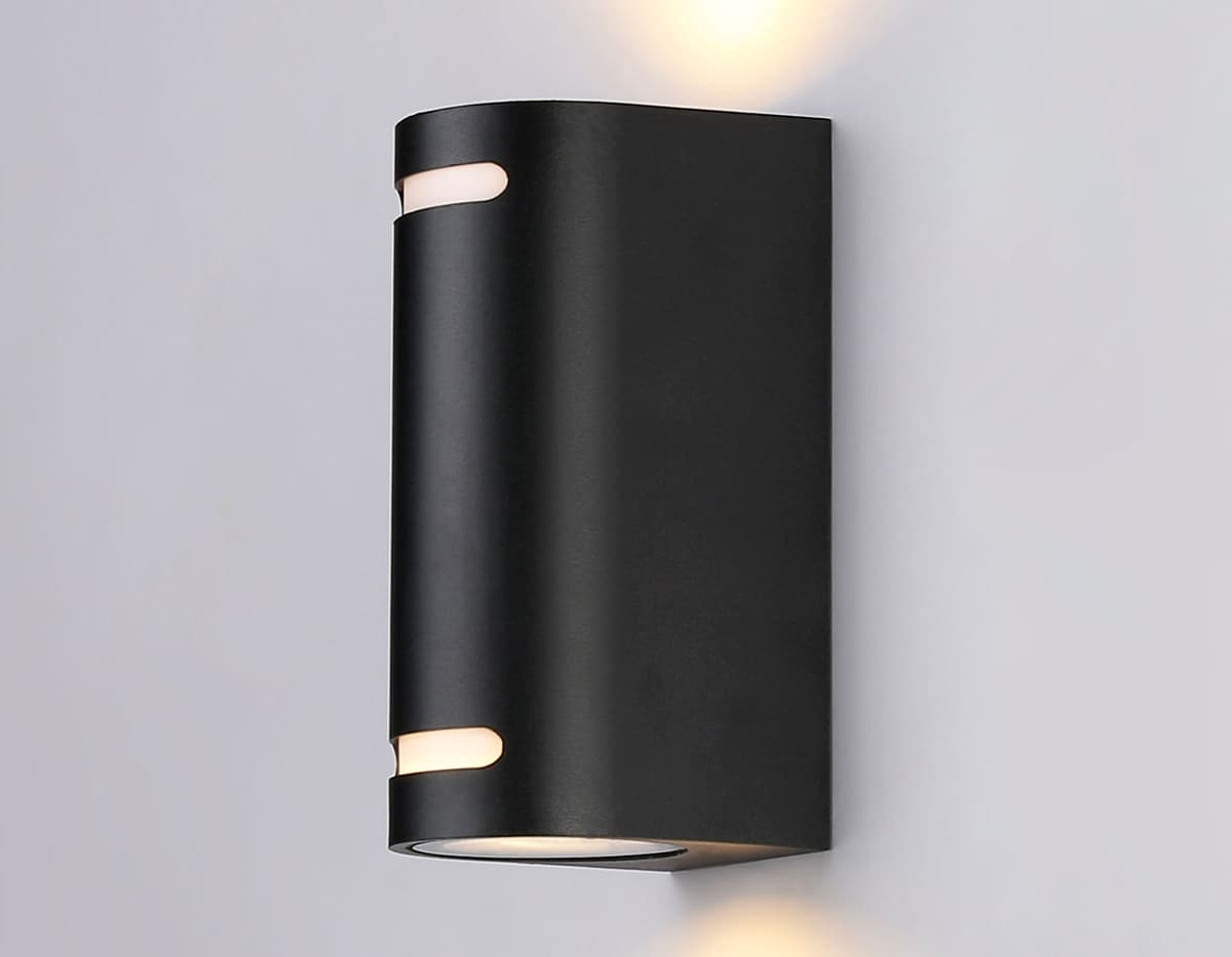 ST3744/2 BK черный IP54 GU10/2 max 35W 150*68*92