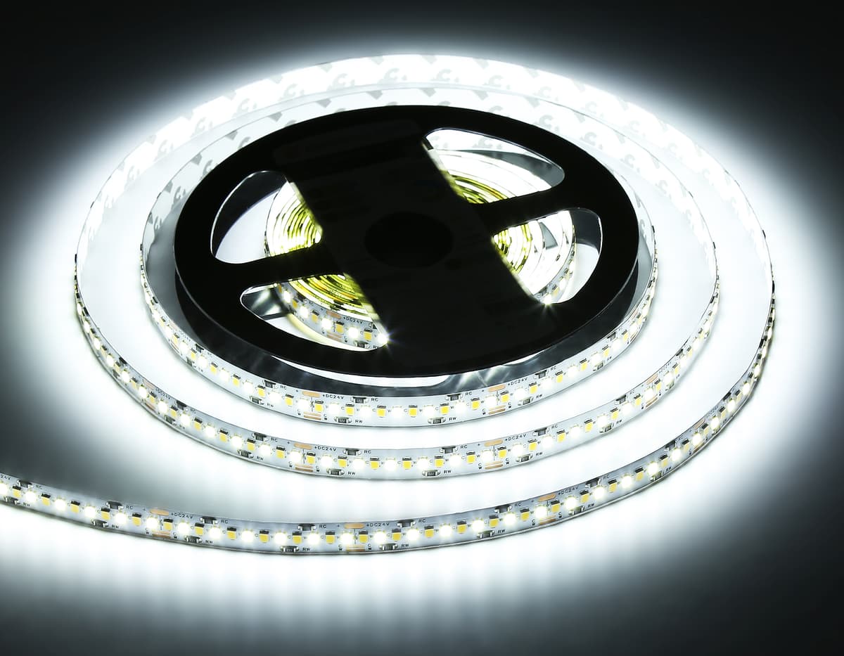 GS4151 2835 240Led/ 18W m/ 24V IP20 CCT 3000-6500K/5000*10*1.2mm (3 конт.)