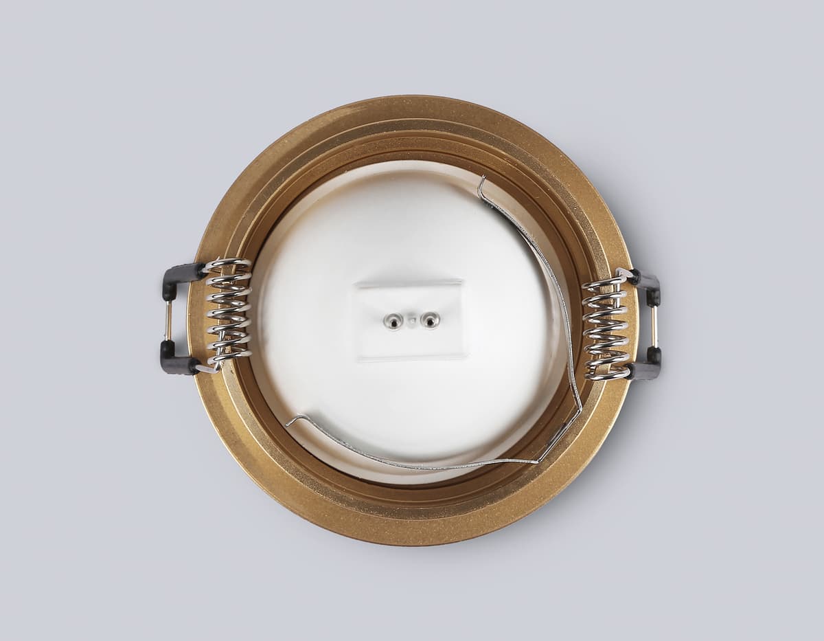 TN102803 GD золото GU5.3 D71*34