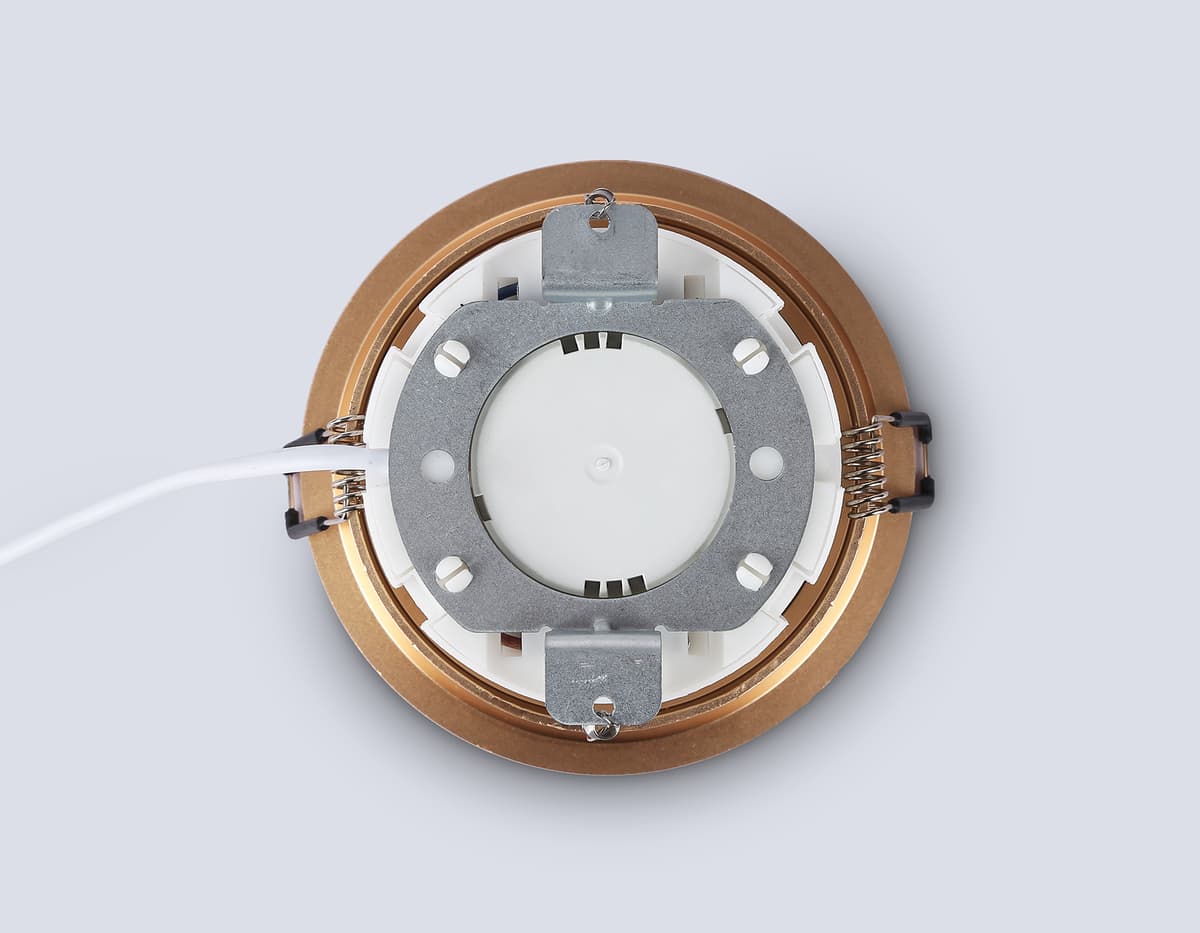 TN51815 GD золото GX53 max 15W D105*36