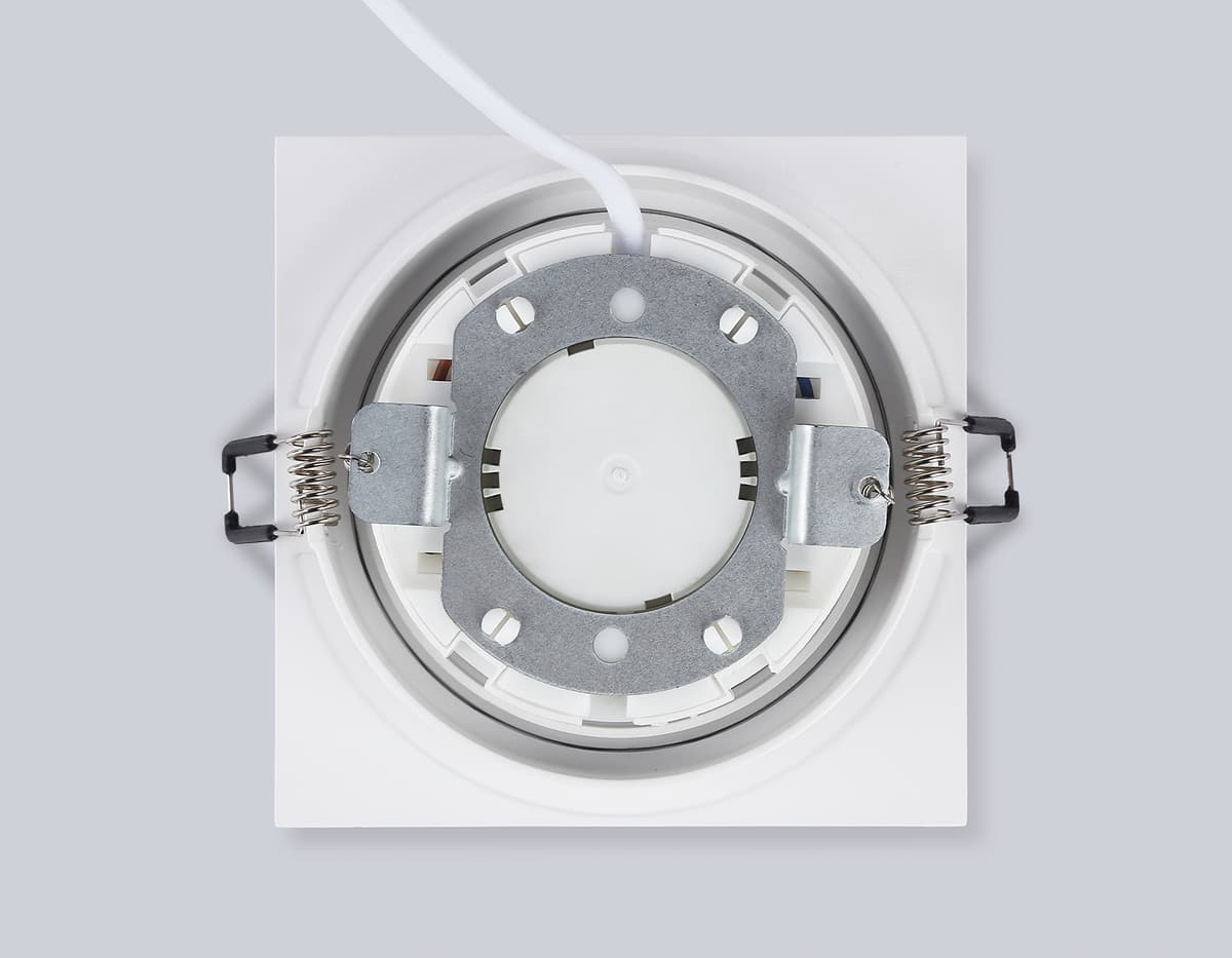 TN51824 WH белый GX53 max 15W 110*110*39