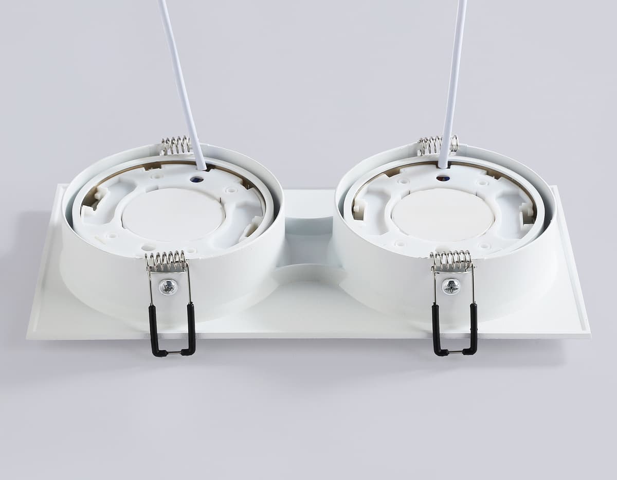 TN52234/2 WH белый IP20 GX53/2 220*110*44