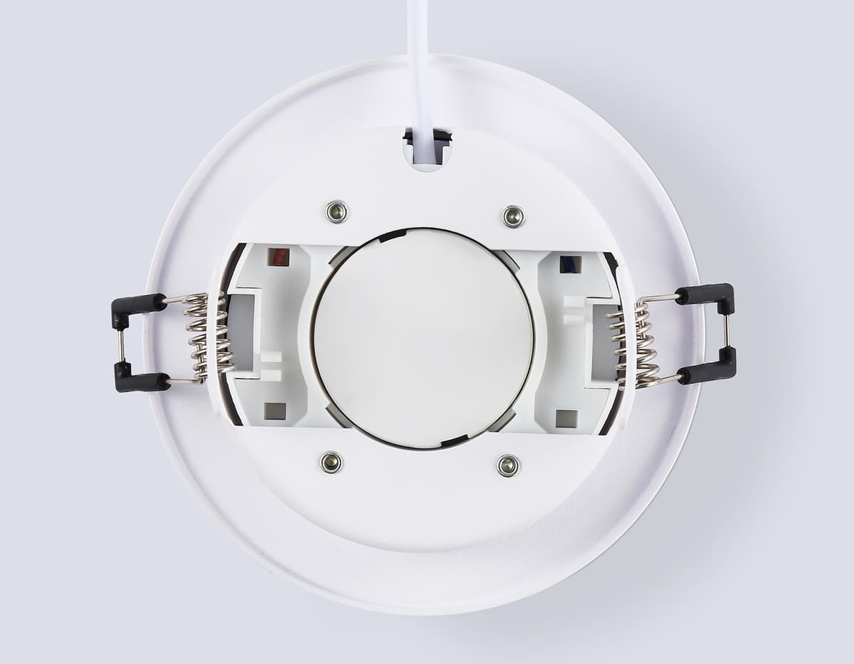 TN6733 WH белый IP44 GX53 D110*57