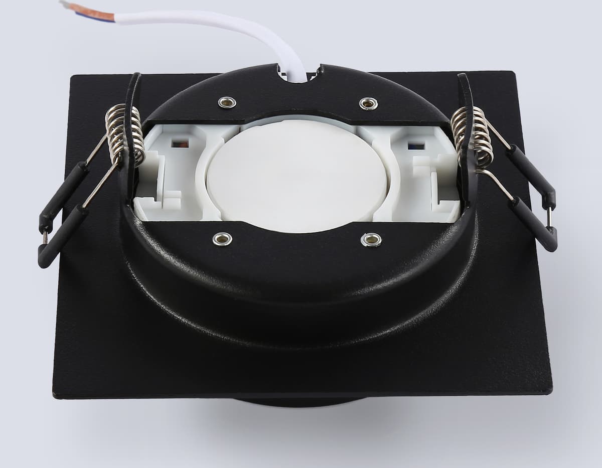 TN6739 BK черный IP44 GX53 110*110*57