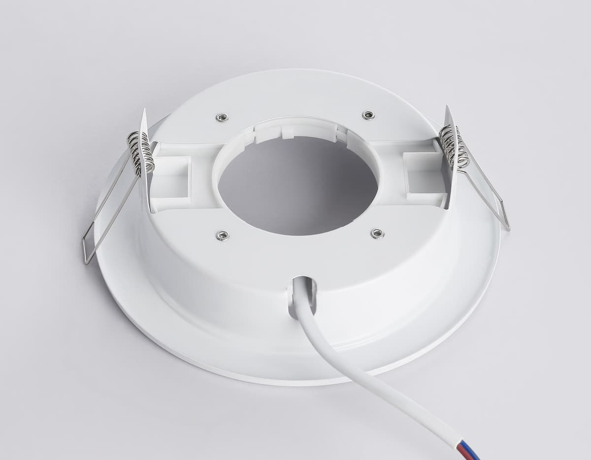 TU1501 белый GX70 max 24W