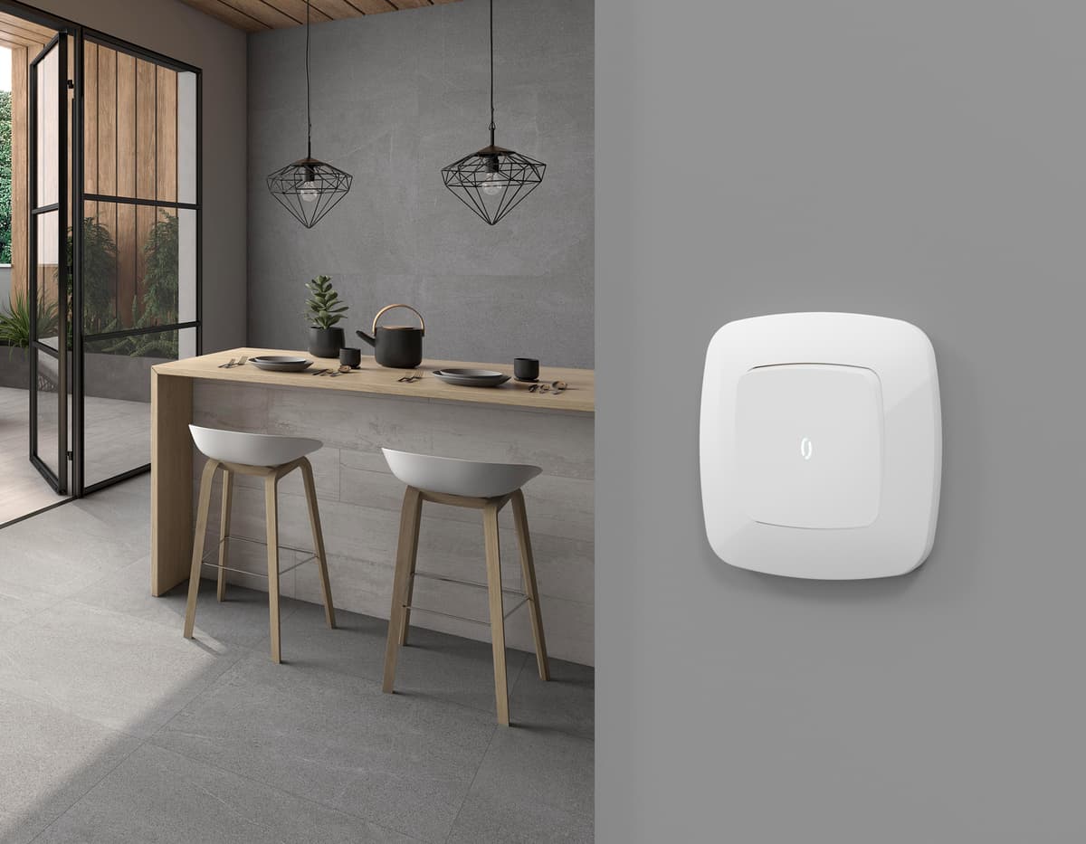 Комплект механизма 1-кл проходного выключателя с подсветкой 5600K OMEGA Белый матовый QUANT (OP1220, VM105, G25W)