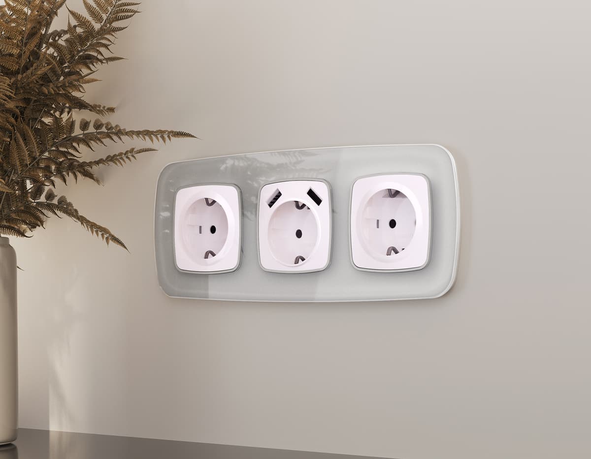 Комплект механизма электрической розетки OMEGA Жемчуг с/з на винтовых зажимах QUANT (OP2060, VM141)