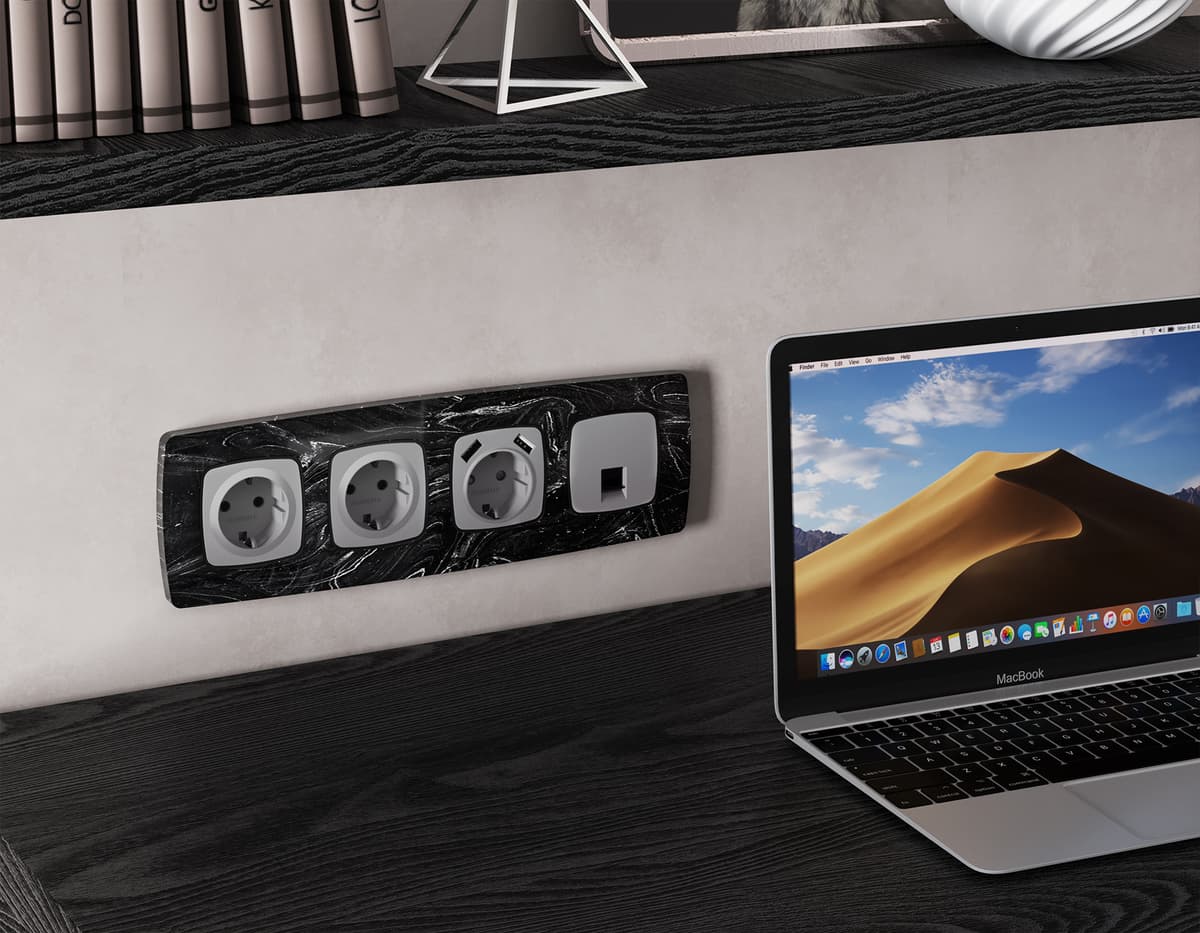 Комплект механизма электрической розетки OMEGA Сталь матовый 2USB A+A 18W (быстрая зарядка) с/з QUANT (OP5090, VM155)